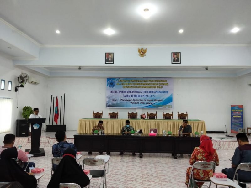 Rektor Universitas Muhammadiyah (Unismuh) Palu, Prof.Dr. Rajindra saat membuka Baitul Arqam pekan kemarin.