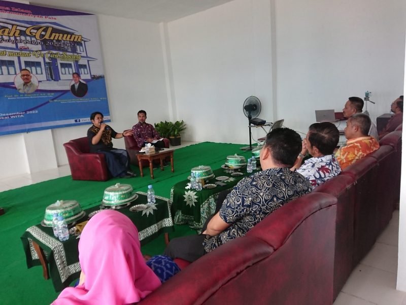 Suasana kuliah umum diisi oleh Sekretaris Kopertais Wilayah VIII, Dr. Nur Taufiq Sanusi., M.Ag, di aula FAI Unismuh Palu, Selasa (13/12/2022).