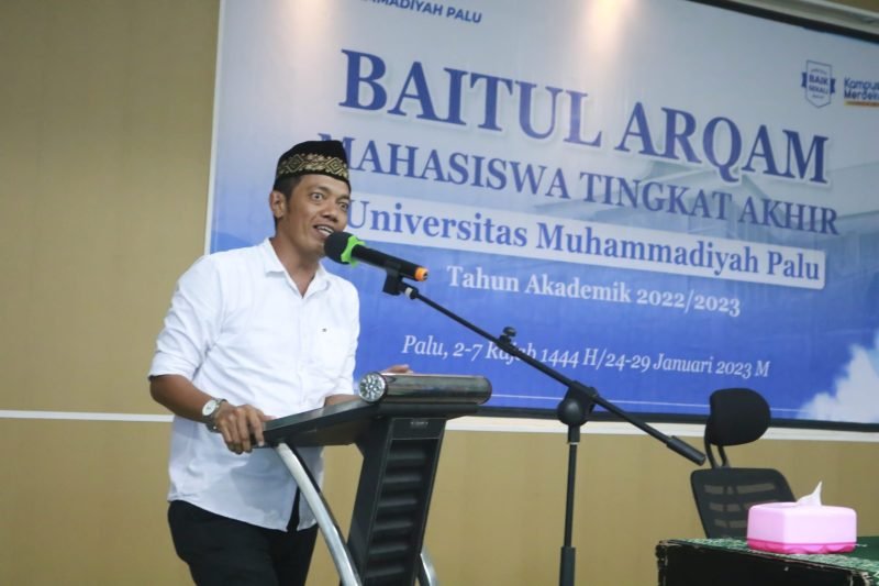 Wakil Rektor III Unismuh Palu Dr. Moh Yusuf Hasmin, SH., MH saat membuka Baitul Arqam angkatan 1 Tahun 2023, di Aula Rektorat, Selasa (24/1/2023).