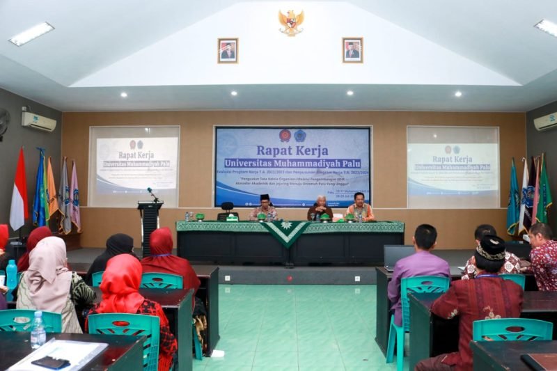 Rapat kerja tahun 2023 di Aula Rektorat Unismuh Palu. (29/07/2023). Foto Humas