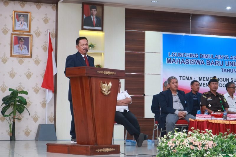 Rektor Universitas Muhammadiyah (Unismuh) Palu, Prof. Dr. H. Rajindra, SE., MM saat membuka perkuliahan di Kampus II Unismuh Palu di Donggala, Rabu, (20/09/2023). Foto: Humas