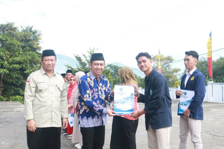 HUT RI ke-80, Unismuh Palu Beri Penghargaan Dosen dan Mahasiswa Prestasi