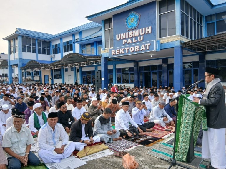 Antusiasme Tinggi, Ribuan Jamaah Muhammadiyah Ikuti Salat Idulfitri di Unismuh Palu