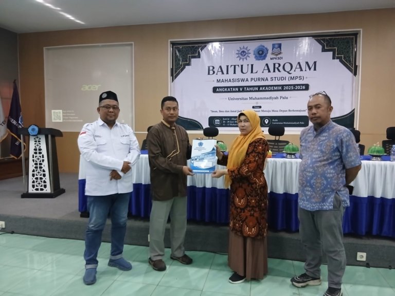Unismuh Palu Bekali Calon Lulusan Melalui Baitul Arqam Mahasiswa Purna Studi