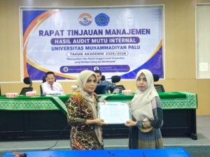 LPM Unismuh Palu Serahkan Hasil Audit Mutu Internal kepada 25 Program Studi